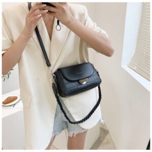 Flapper Crossbody Sling – Black